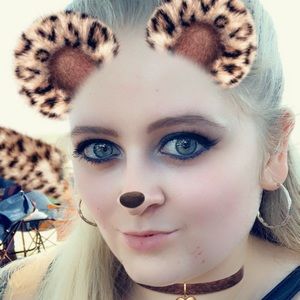 Meet your Posher, Elizabeth